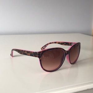 Jessica Simpson sunglasses